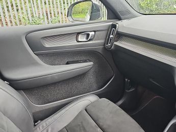 VOLVO XC40 1.5 T3 [163] R Design 5Dr Geartronic