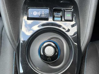 NISSAN LEAF 110Kw N-Connecta 39Kwh 5Dr Auto