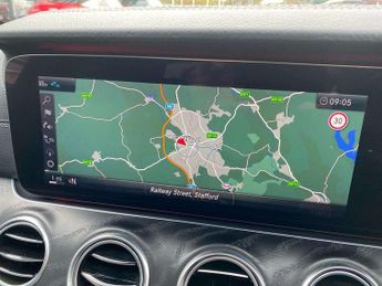 MERCEDES-BENZ E CLASS E350D Amg Line Edition 4Dr 9G-Tronic