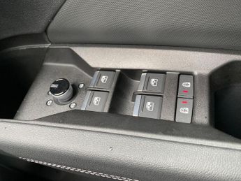 AUDI Q4 40 S Line Suv 5Dr Electric Auto 63Kwh (204 Ps)