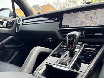PORSCHE CAYENNE 3.0T V6 Suv 5Dr Petrol Tiptronics 4Wd Euro 6 (S/S) (340 Ps)