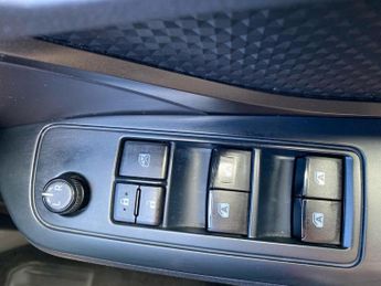 TOYOTA C-HR 1.8 Vvt-H Icon Suv 5Dr Petrol Hybrid Cvt Euro 6 (S/S) (122 Ps)