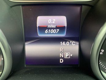 MERCEDES-BENZ GLA Gla 250 4Matic Amg Line 5Dr Auto