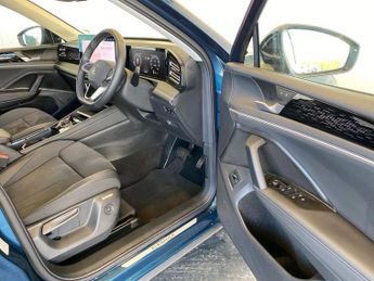 VOLKSWAGEN TIGUAN Tiguan Elegance Launch Edition 1.5 Etsi 150Ps 7-Speed Dsg 5 Door