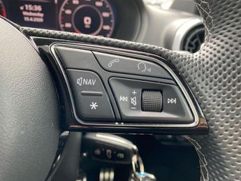 AUDI Q2 35 Tfsi Black Edition 5Dr S Tronic