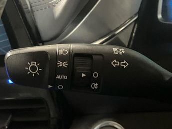 HYUNDAI IONIQ 38.3Kwh Premium Hatchback 5Dr Electric Auto (136 Ps)