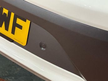 HYUNDAI IONIQ 38.3Kwh Premium Hatchback 5Dr Electric Auto (136 Ps)