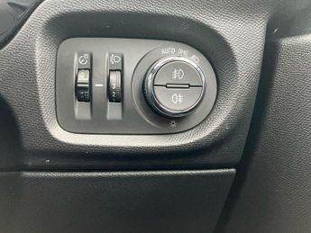 VAUXHALL CORSA 50Kwh Sri Premium Hatchback 5Dr Electric Auto (136 Ps)