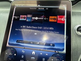 MERCEDES-BENZ GLC Glc 300 4Matic Amg Line Premium Plus 5Dr 9G-Tronic