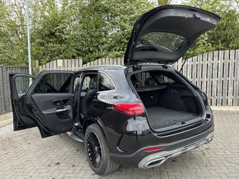 MERCEDES-BENZ GLC Glc 300 4Matic Amg Line Premium Plus 5Dr 9G-Tronic