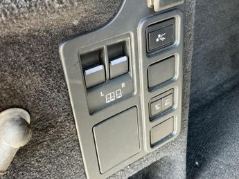 LAND ROVER DISCOVERY 3.0 D300 Mhev R-Dynamic Se Suv 5Dr Diesel Auto 4Wd Euro 6 (S/S) 