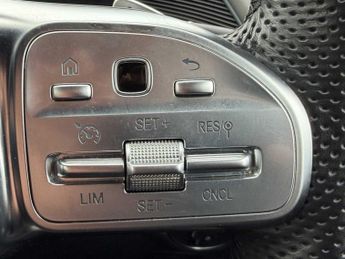 MERCEDES-BENZ EQC Eqc 400 300Kw Amg Line Edition 80Kwh 5Dr Auto