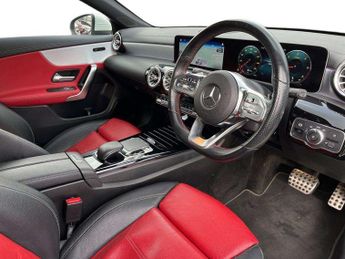 MERCEDES-BENZ CLA Cla 220D Amg Line Premium 4Dr Tip Auto