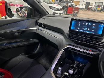 PEUGEOT 3008 1.2 Puretech Allure Premium + Suv 5Dr Petrol Eat Euro 6 (S/S) (1