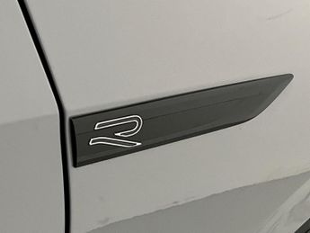 VOLKSWAGEN GOLF 2.0 Tdi R-Line Hatchback 5Dr Diesel Dsg Euro 6 (S/S) (150 Ps)