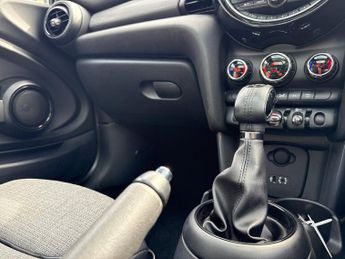 MINI HATCHBACK 1.2 One Hatchback 3Dr Petrol Auto Euro 6 (S/S) (102 Ps)