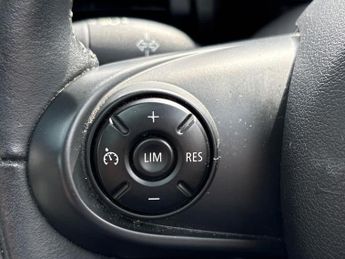 MINI HATCHBACK 1.2 One Hatchback 3Dr Petrol Auto Euro 6 (S/S) (102 Ps)