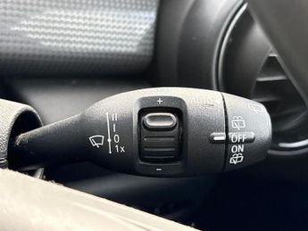 MINI HATCHBACK 1.2 One Hatchback 3Dr Petrol Auto Euro 6 (S/S) (102 Ps)
