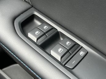 MG MOTOR UK MG4 64Kwh Se Long Range Hatchback 5Dr Electric Auto (203 Ps)