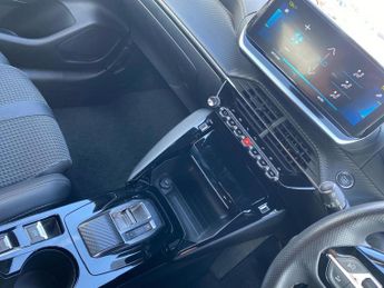 PEUGEOT 208 100Kw Gt 50Kwh 5Dr Auto