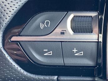 PEUGEOT 208 100Kw Gt 50Kwh 5Dr Auto