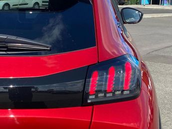 PEUGEOT 208 100Kw Gt 50Kwh 5Dr Auto