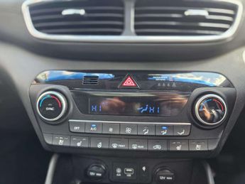HYUNDAI TUCSON 2.0 Crdi 48V Mhd Premium Se 5Dr 4Wd Dct