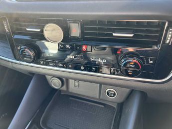 NISSAN QASHQAI 1.3 Dig-T Mh 158 Tekna 5Dr Xtronic