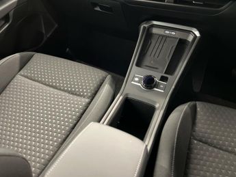 VOLKSWAGEN T-ROC New T-Roc Life 1.5 Tsi 150Ps 7-Speed Dsg 5 Door