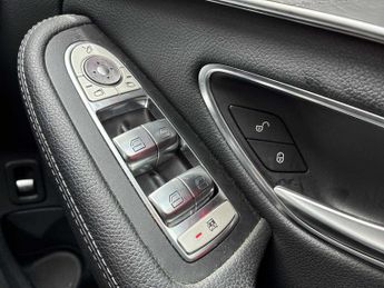MERCEDES-BENZ C CLASS C220D Amg Line Premium 4Dr 9G-Tronic