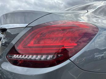 MERCEDES-BENZ C CLASS C220D Amg Line Premium 4Dr 9G-Tronic