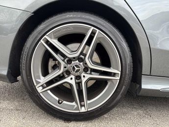 MERCEDES-BENZ C CLASS C220D Amg Line Premium 4Dr 9G-Tronic