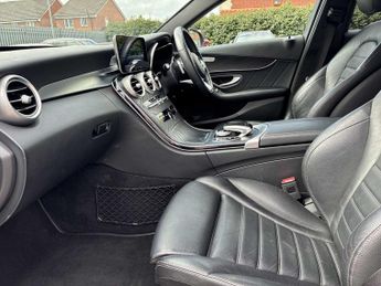 MERCEDES-BENZ C CLASS C220D Amg Line Premium 4Dr 9G-Tronic