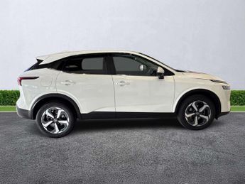 NISSAN QASHQAI 1.3 Dig-T Mh 158 N-Connecta 5Dr Xtronic