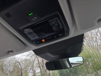 VOLKSWAGEN CADDY 1.5 Ehybrid 150 Commerce Van Dsg [Bus/Tech]