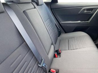 TOYOTA AURIS 1.8 Vvt-H Icon Tech Hatchback 5Dr Petrol Hybrid Cvt Euro 6 (S/S)