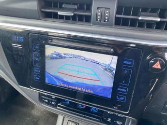 TOYOTA AURIS 1.8 Vvt-H Icon Tech Hatchback 5Dr Petrol Hybrid Cvt Euro 6 (S/S)