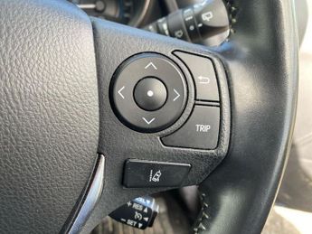 TOYOTA AURIS 1.8 Vvt-H Icon Tech Hatchback 5Dr Petrol Hybrid Cvt Euro 6 (S/S)