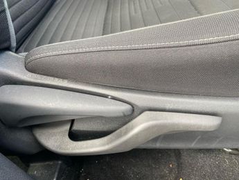 TOYOTA AURIS 1.8 Vvt-H Icon Tech Hatchback 5Dr Petrol Hybrid Cvt Euro 6 (S/S)