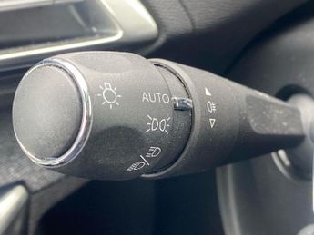 PEUGEOT 3008 1.5 Bluehdi Allure Premium 5Dr Eat8
