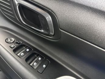 HYUNDAI BAYON 1.0 T-Gdi Mhev Premium Suv 5Dr Petrol Hybrid Dct Euro 6 (S/S) (1