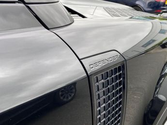 LAND ROVER DEFENDER 3.0 D250 Hard Top Hse Auto