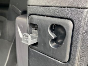 LAND ROVER DEFENDER 3.0 D250 Hard Top Auto