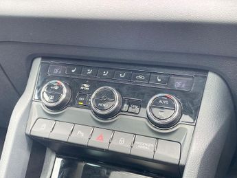 SKODA KAROQ 1.5 Tsi Act Edition Suv 5Dr Petrol Dsg Euro 6 (S/S) (150 Ps)