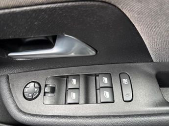 VAUXHALL MOKKA 50Kwh Se Premium Suv 5Dr Electric Auto (136 Ps)