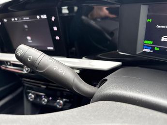 VAUXHALL MOKKA 50Kwh Se Premium Suv 5Dr Electric Auto (136 Ps)