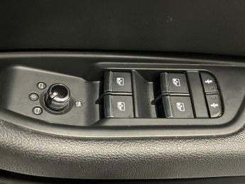 AUDI A4 2.0 Tfsi S Line Saloon 4Dr Petrol S Tronic Euro 6 (S/S) (190 Ps)