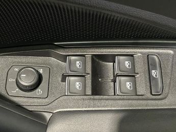 VOLKSWAGEN TIGUAN 1.5 Etsi Mhev Elegance Suv 5Dr Petrol Hybrid Dsg Euro 6 (S/S) (1