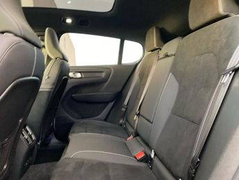 VOLVO EC40 Twin Motor Performance 82Kwh Ultra Black Edition Suv 5Dr Electri