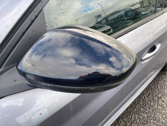 PEUGEOT 208 50Kwh Gt Hatchback 5Dr Electric Auto (7.4Kw Charger) (136 Ps)